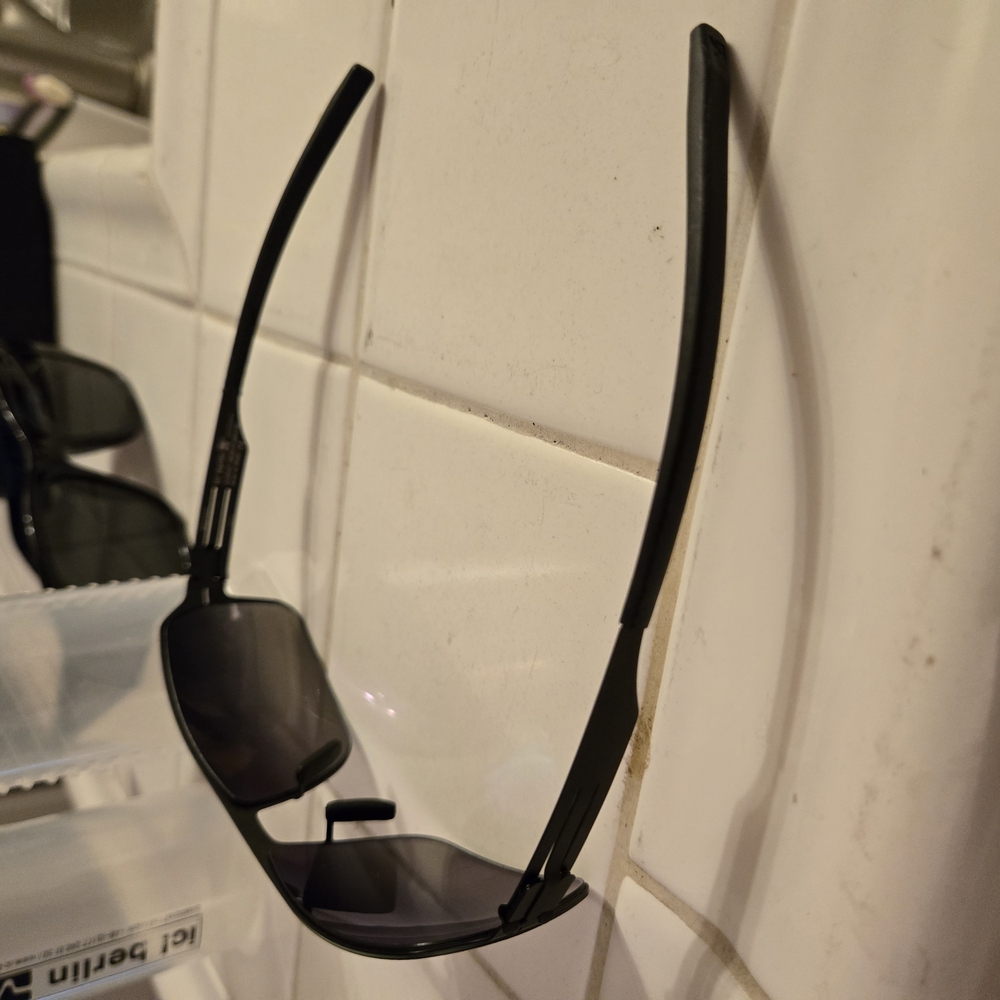 Black Wearable Smart Glasses